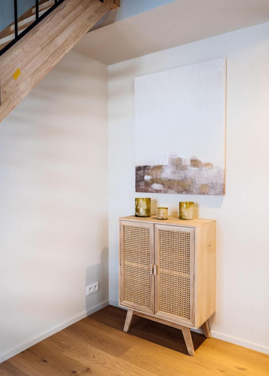 Huswell - Stylish Duplex With Premium Materials In Center Apartment