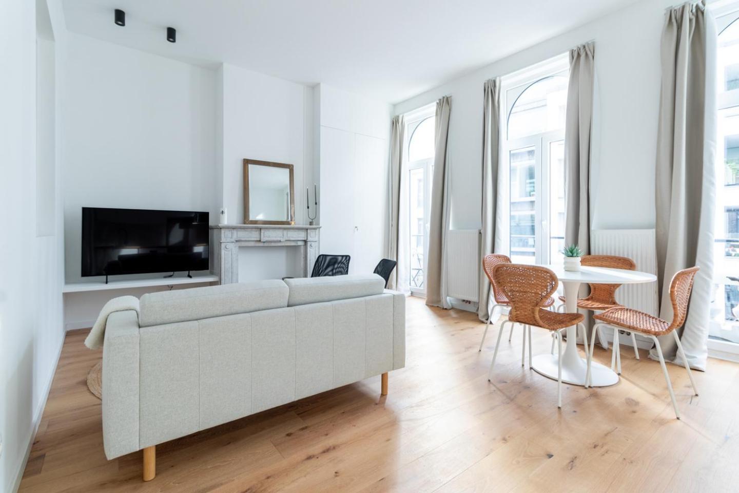 Sleek - Urban Elegance In The Heart Of Apartment Ghent