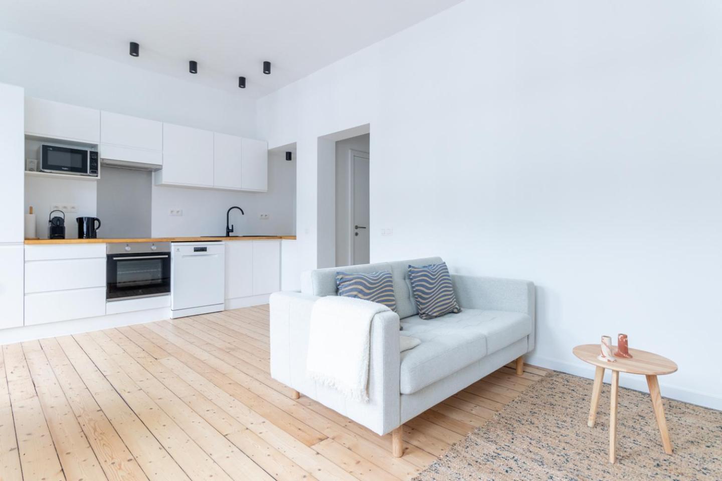 Sleek - Urban Elegance In The Heart Of Apartment