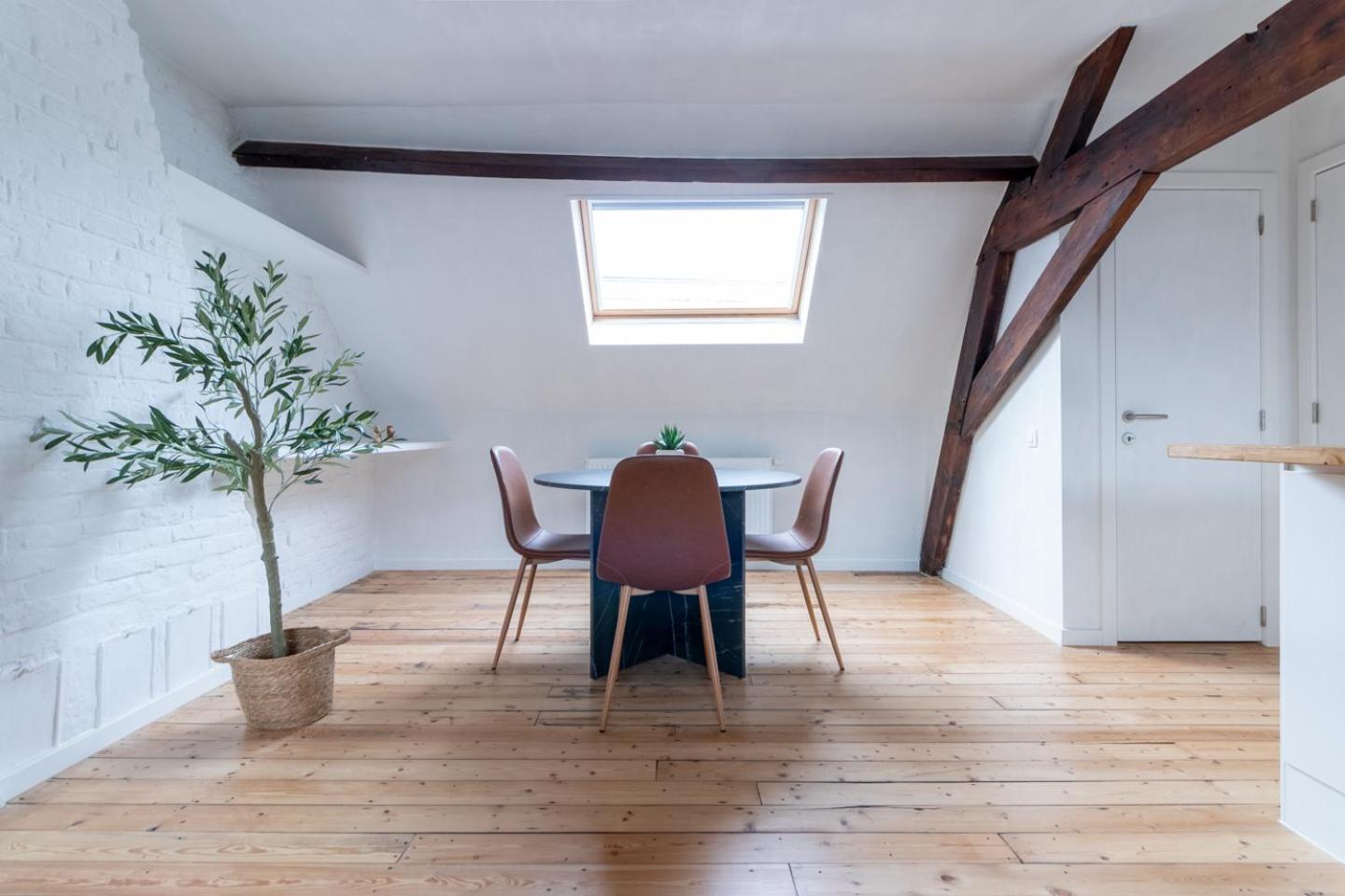 Sleek - Urban Elegance In The Heart Of Apartment Ghent