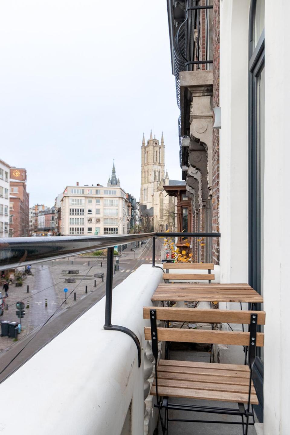 Sleek - Urban Elegance In The Heart Of *