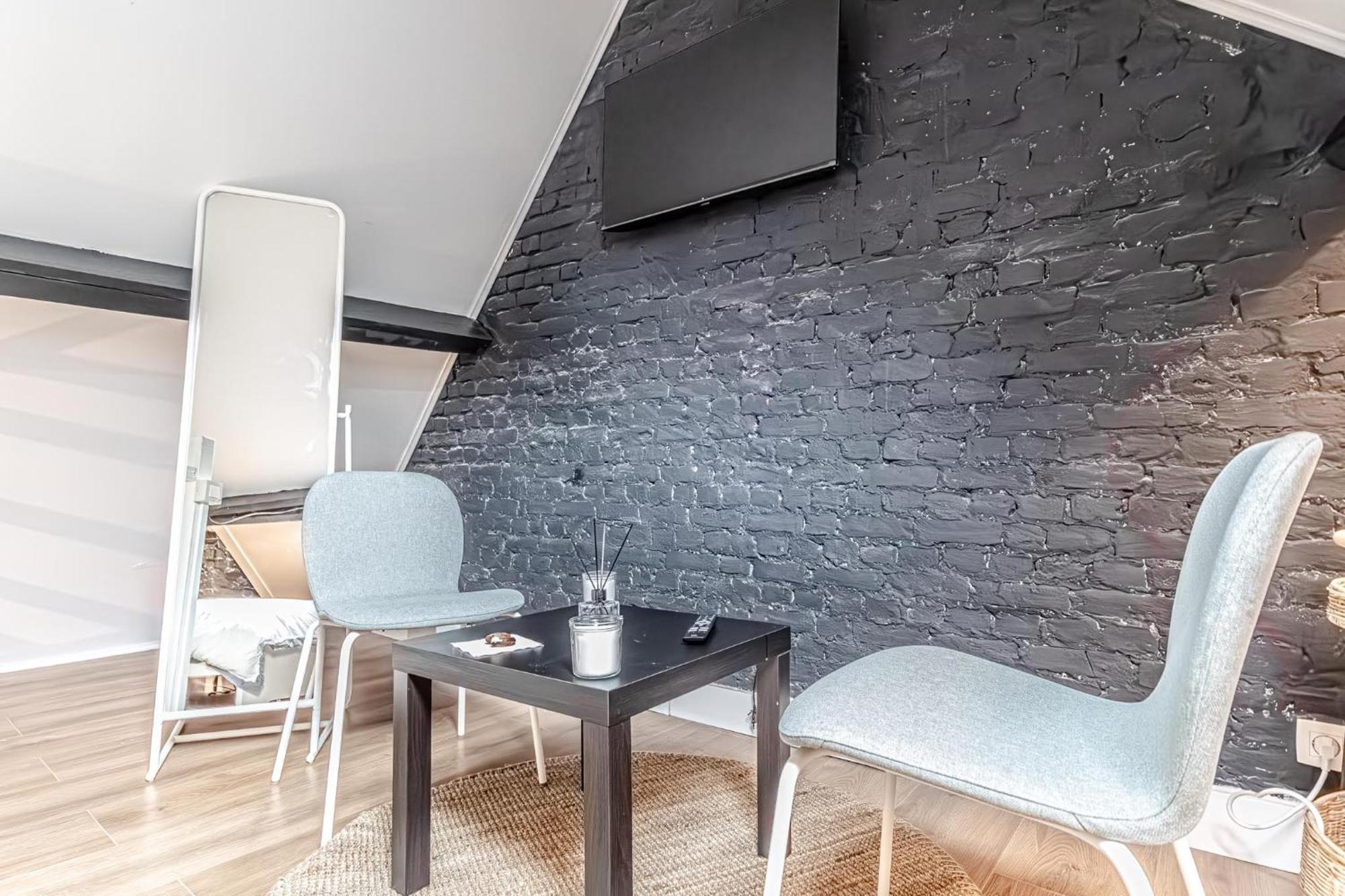 Apartment Lovely & Comfortable At Heart Of