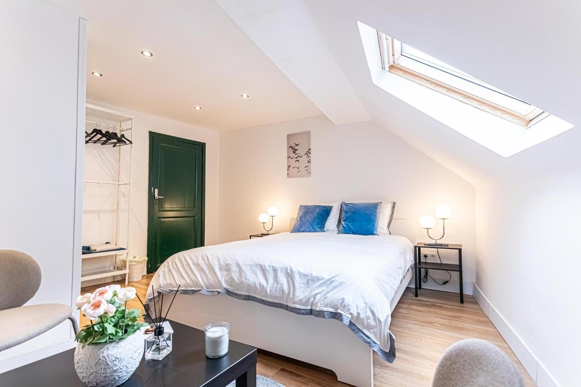 Apartment Lovely & Comfortable At Heart Of