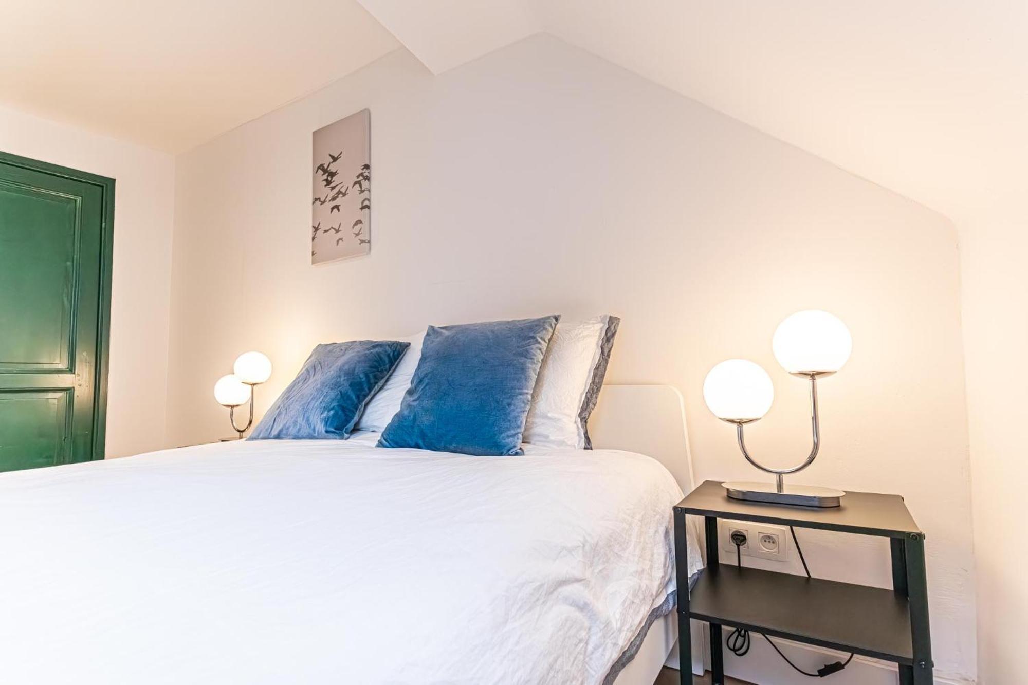 Apartment Lovely & Comfortable At Heart Of *