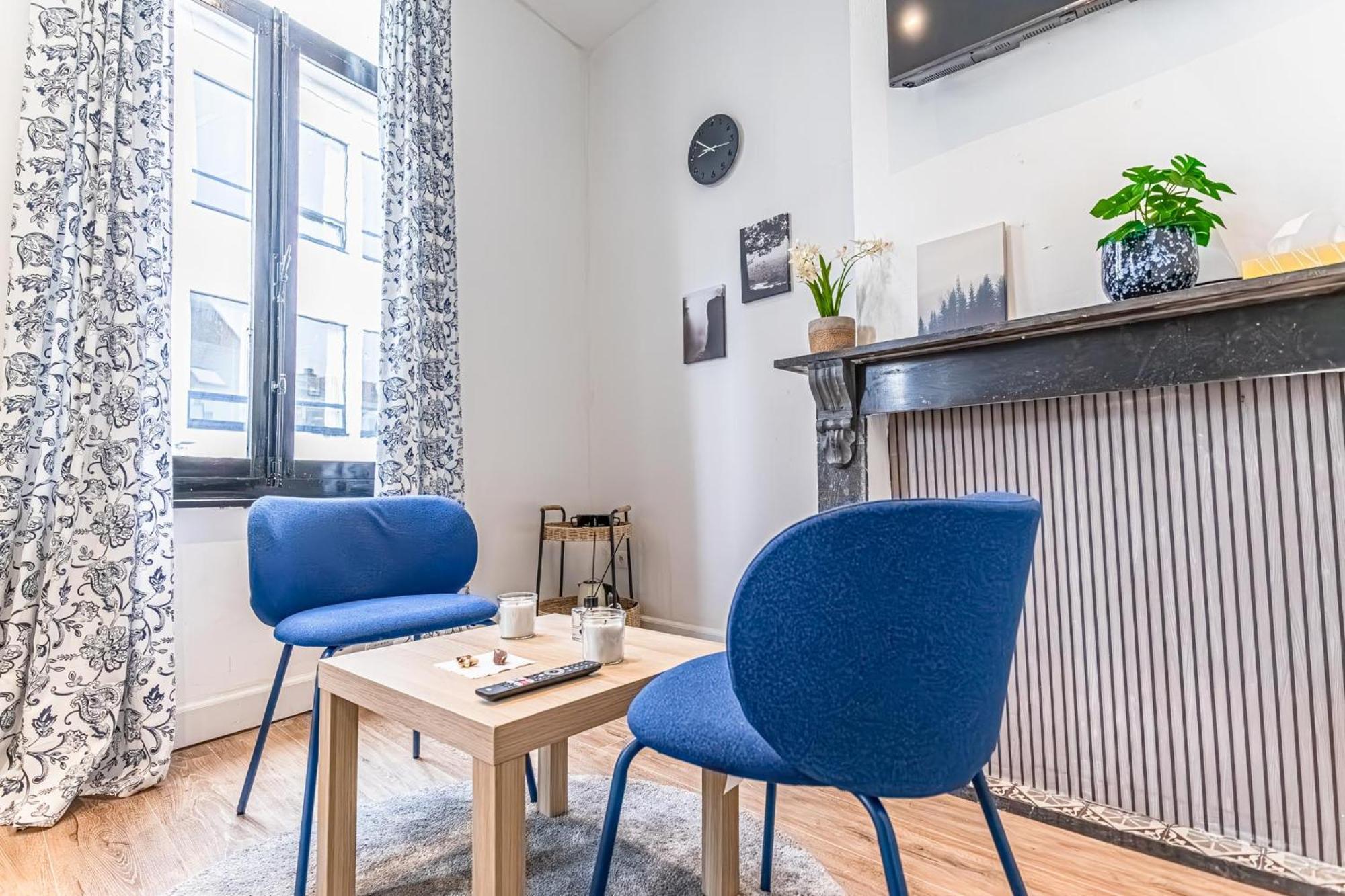 Apartment Lovely & Comfortable At Heart Of *