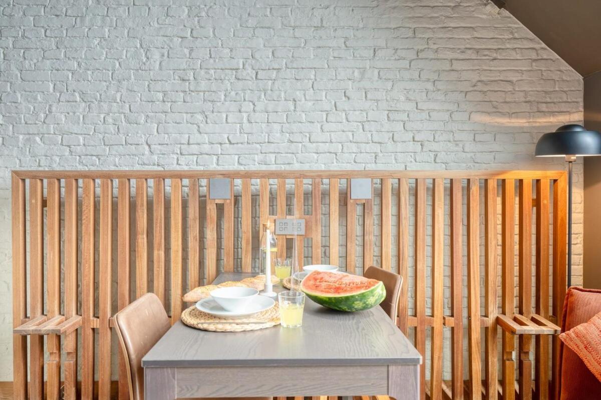 Apartment Serene Oasis With Balcony In