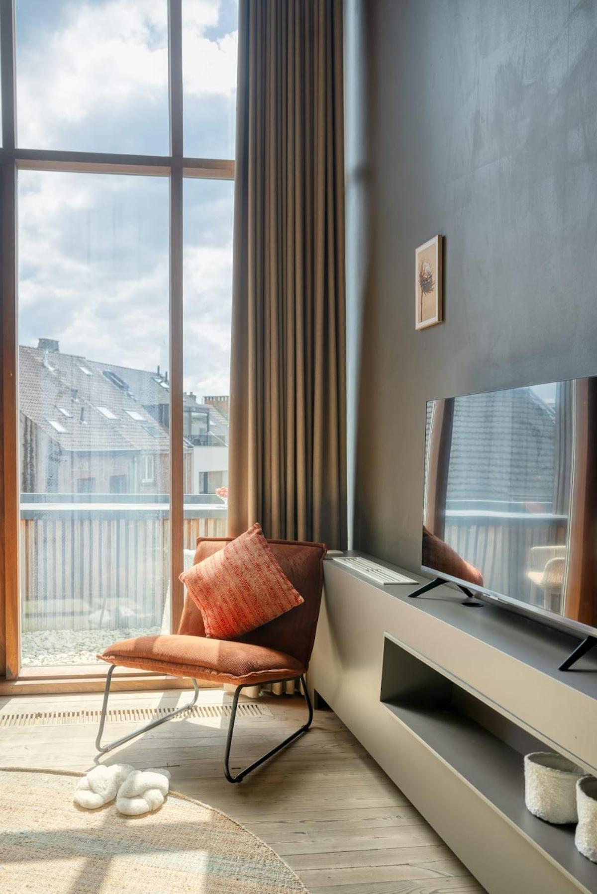 Serene Oasis With Balcony In Apartment Ghent
