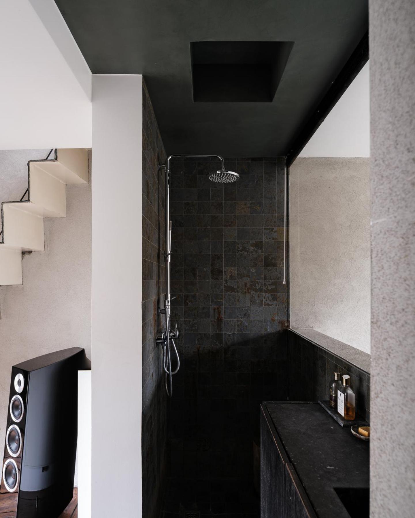 Apartment Shelter 7 *