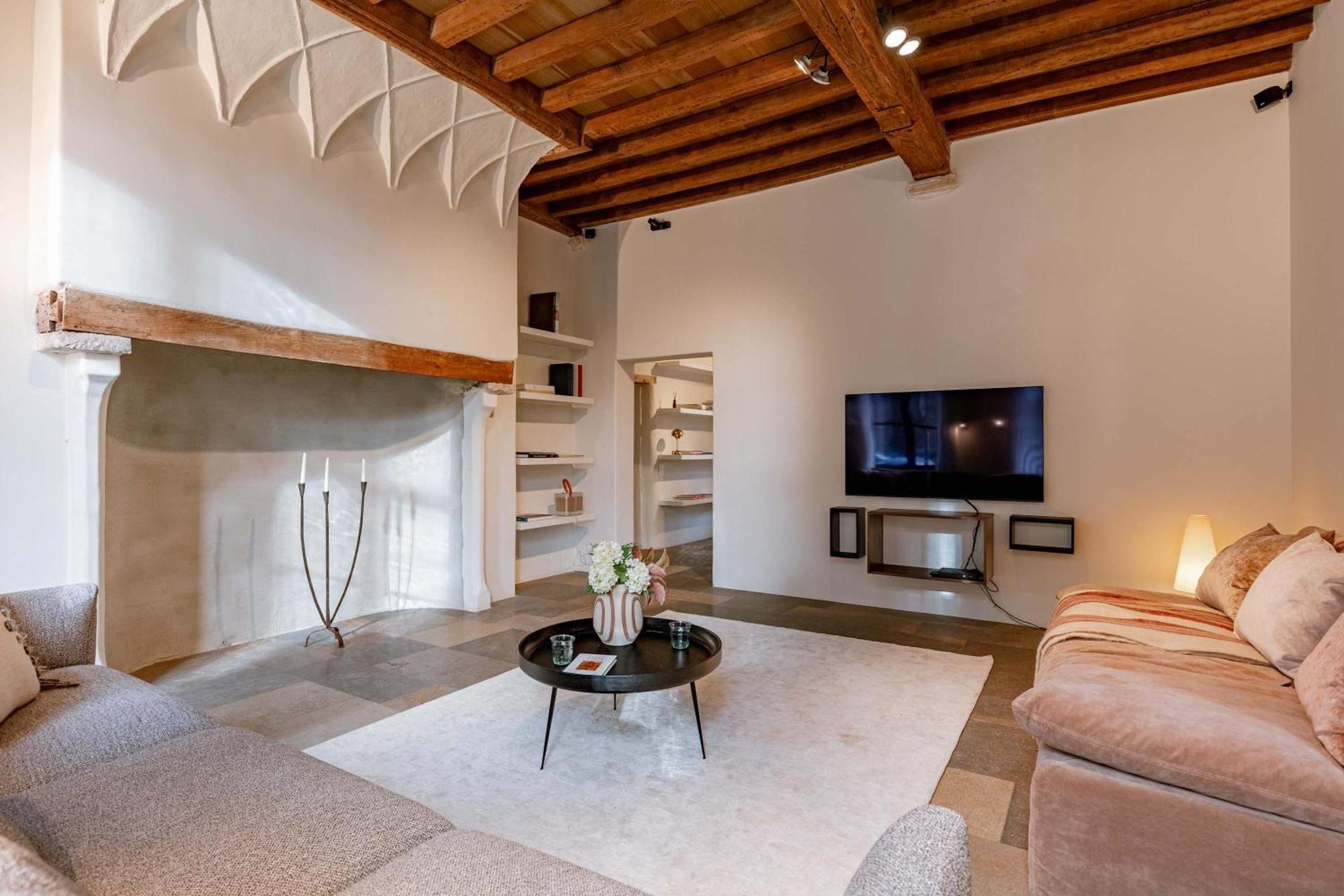 Huswell - Architect Gem In The Heart Of Ghent