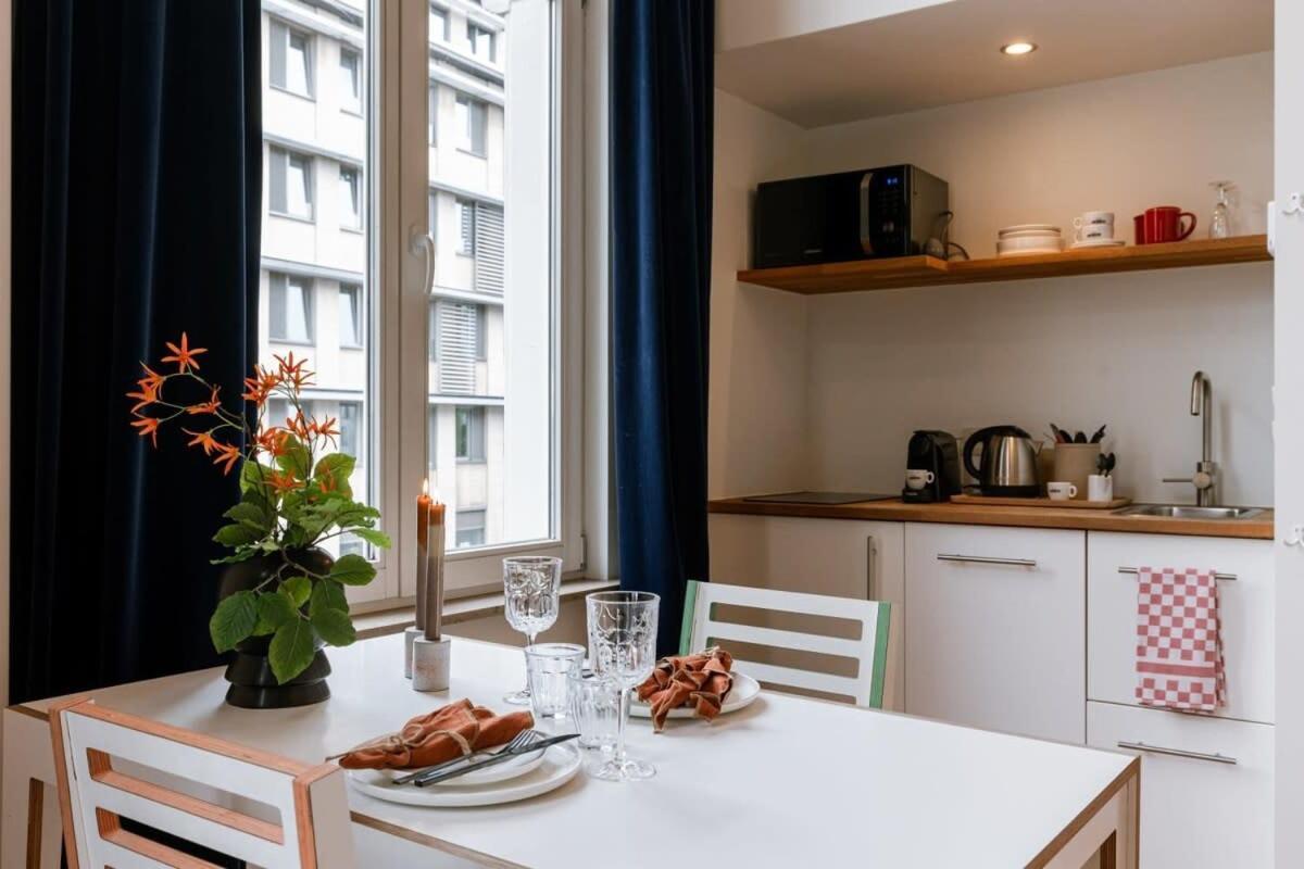 Huswell - The Jungle' In The Heart Of Appartement Gent