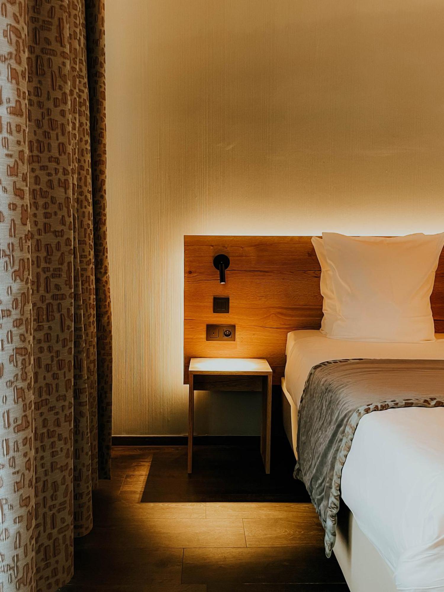 Hotel Harmony