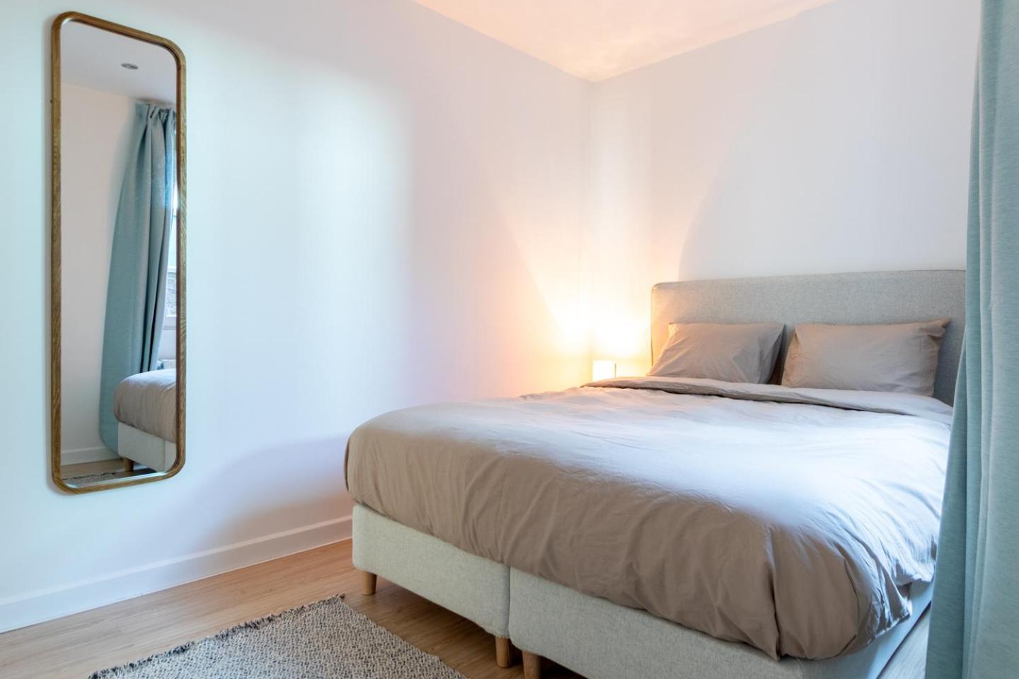 Bright, Spacious & Perfectly Located In The Heart Of Apartment