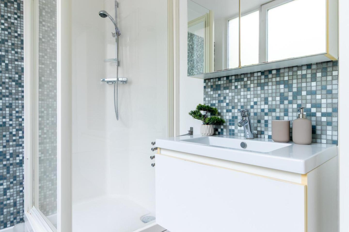 Bright, Spacious & Perfectly Located In The Heart Of Ghent
