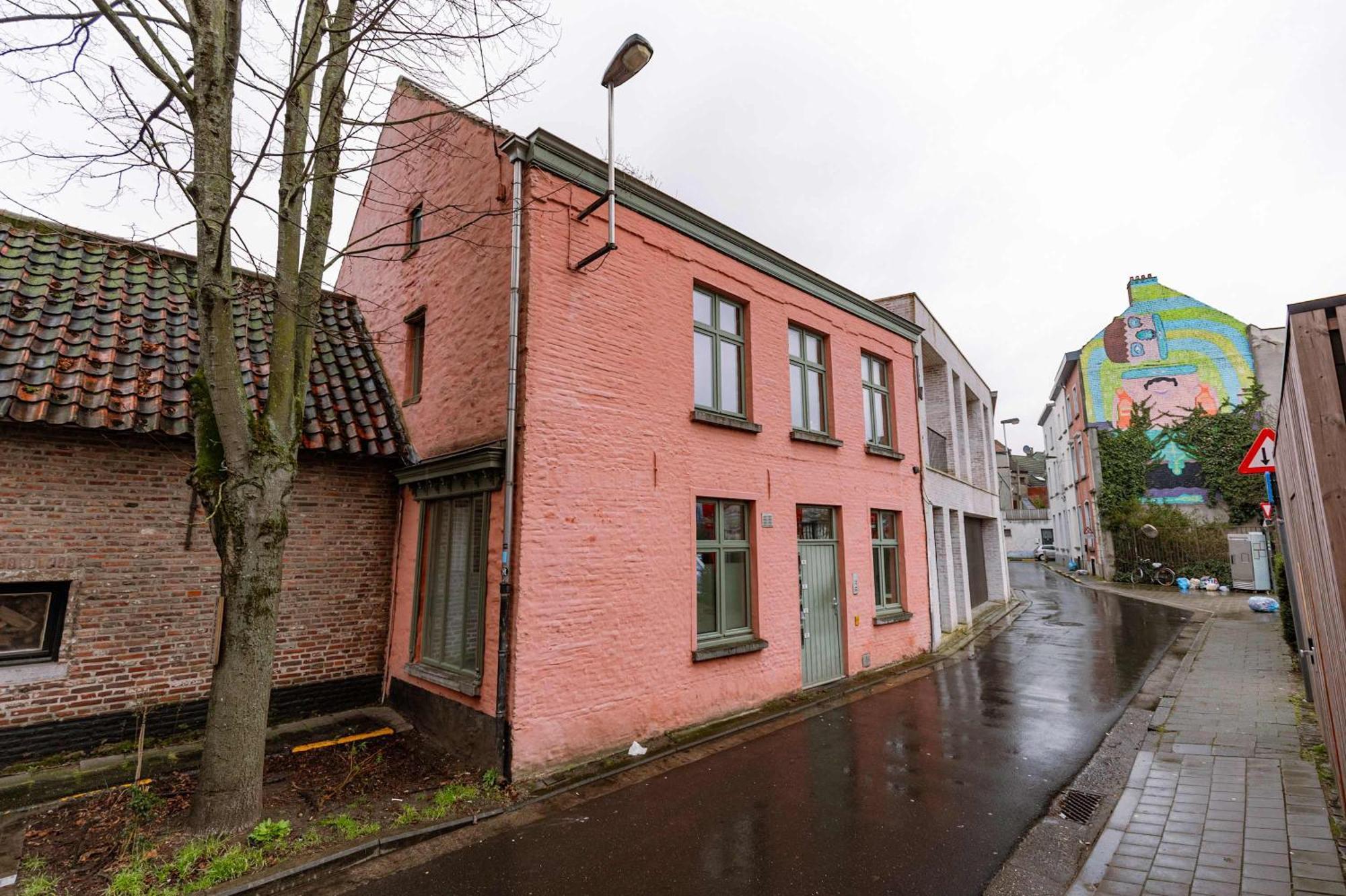 Huswell - Cozy Retro In The Heart Of Apartment