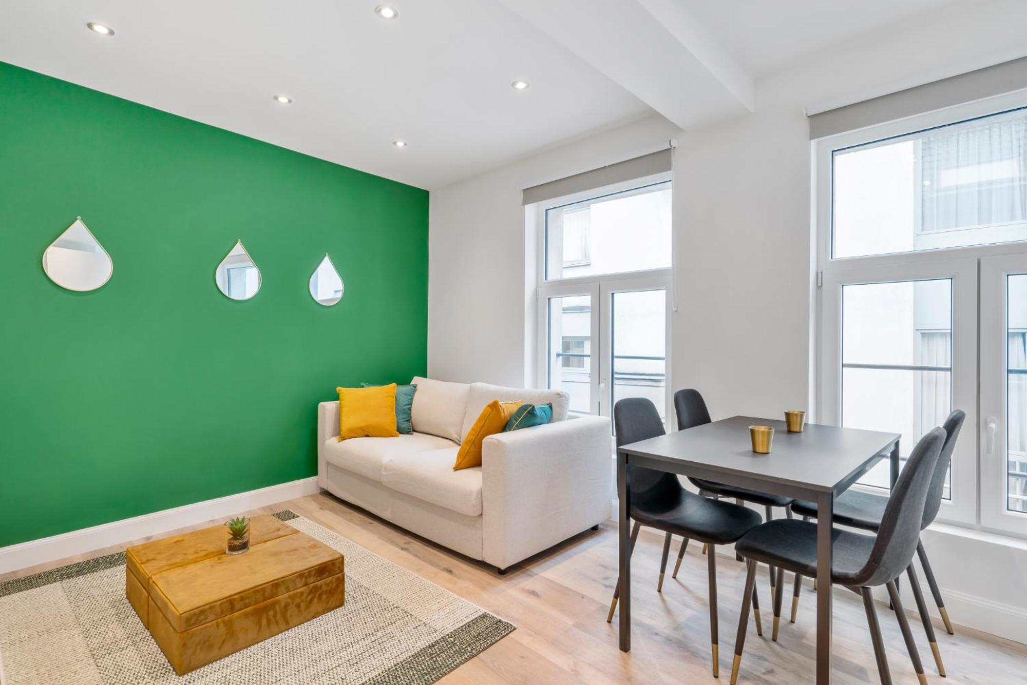 Designer - Prime Location For 4 Guests Apartment *
