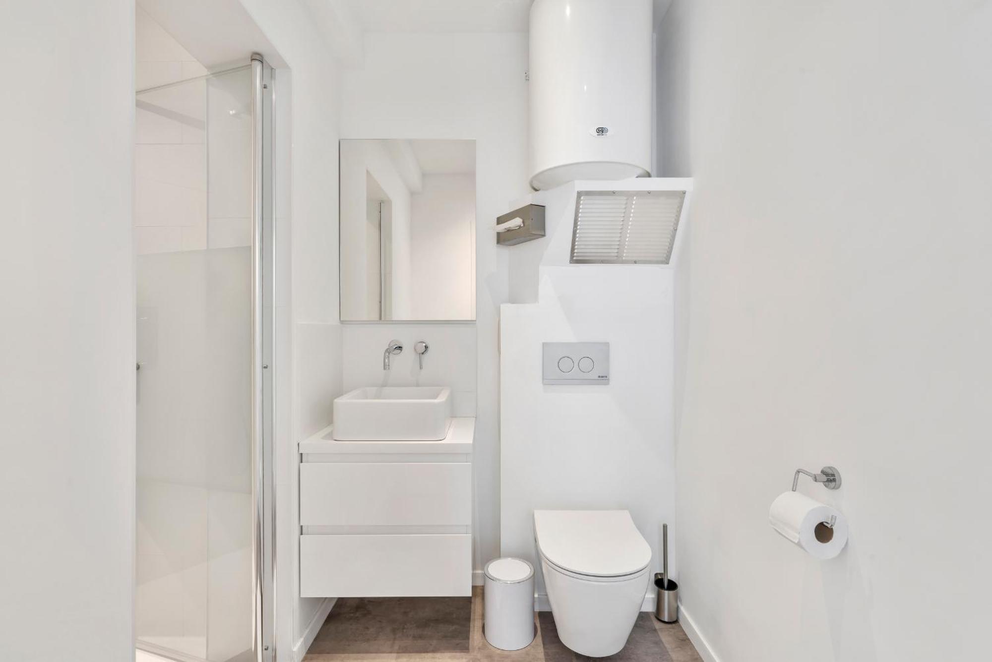 Designer - Prime Location For 4 Guests *