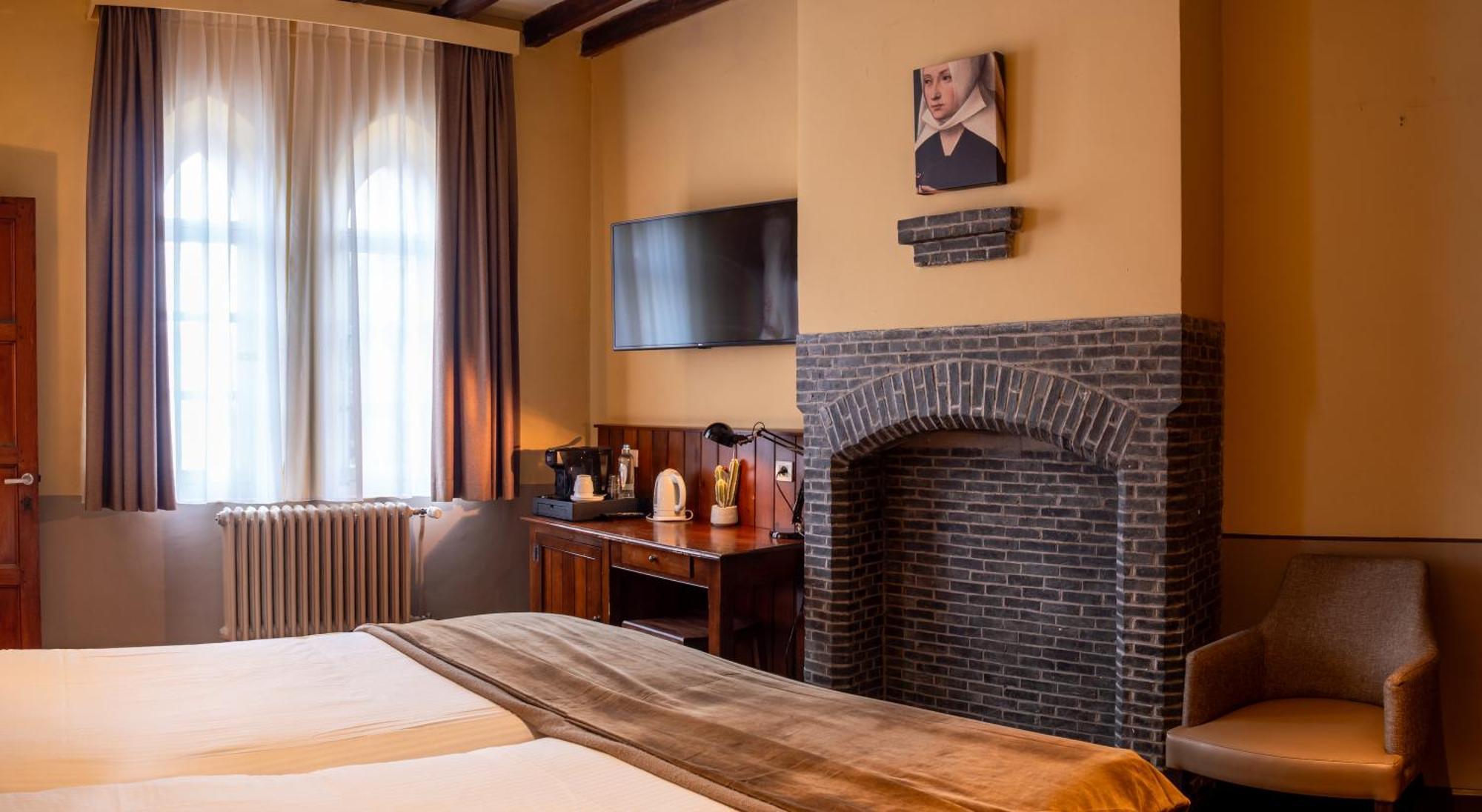 Monasterium Poortackere Hotel 3*