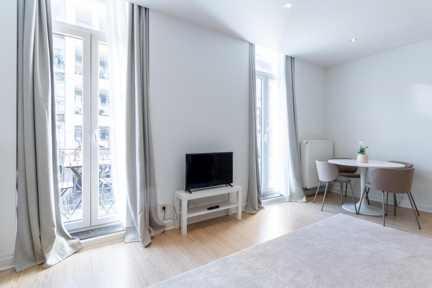 Bright, Spacious & Perfectly Located In The Heart Of Ghent