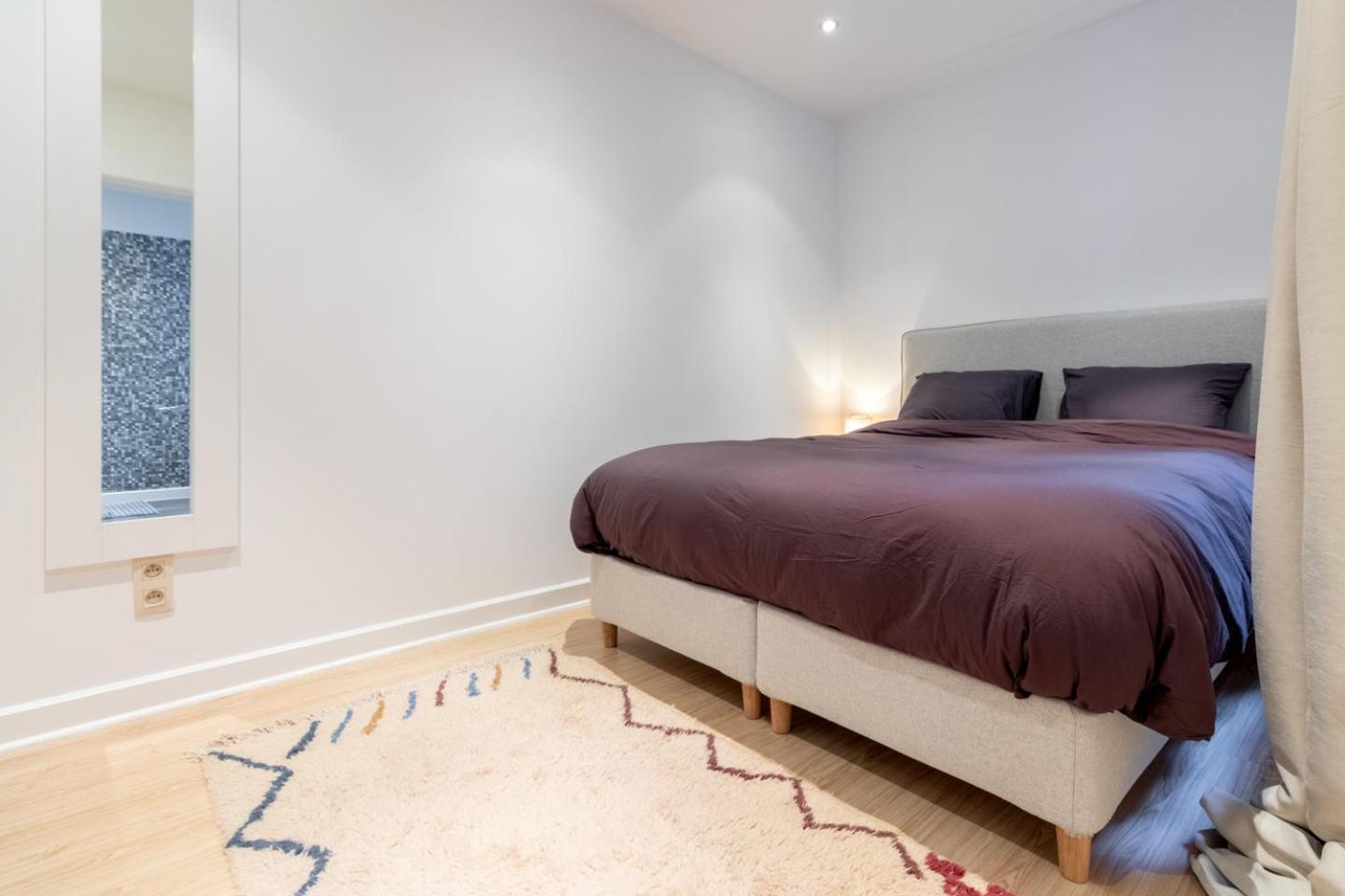 Apartment Bright, Spacious & Perfectly Located In The Heart Of *