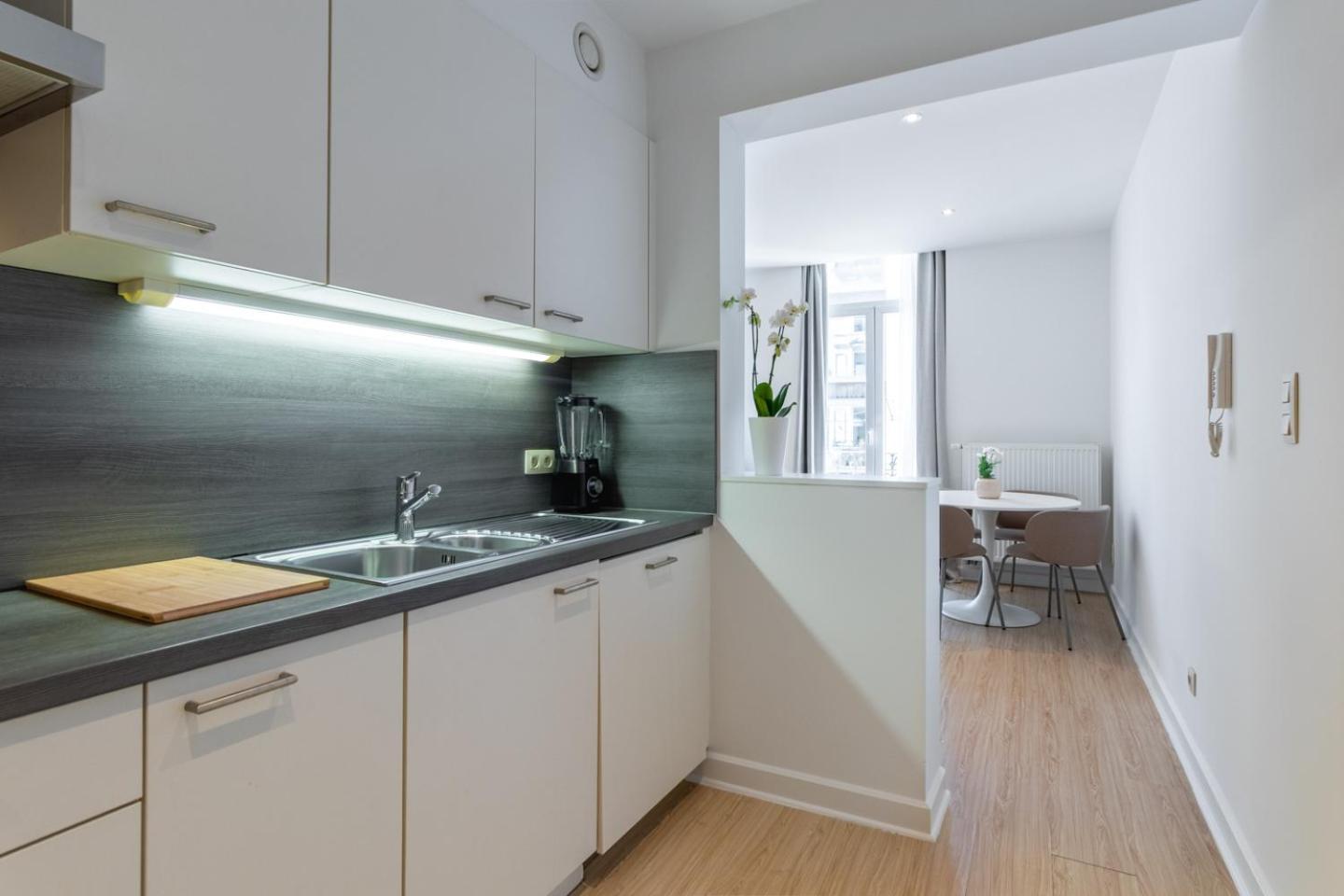 Bright, Spacious & Perfectly Located In The Heart Of Apartment *