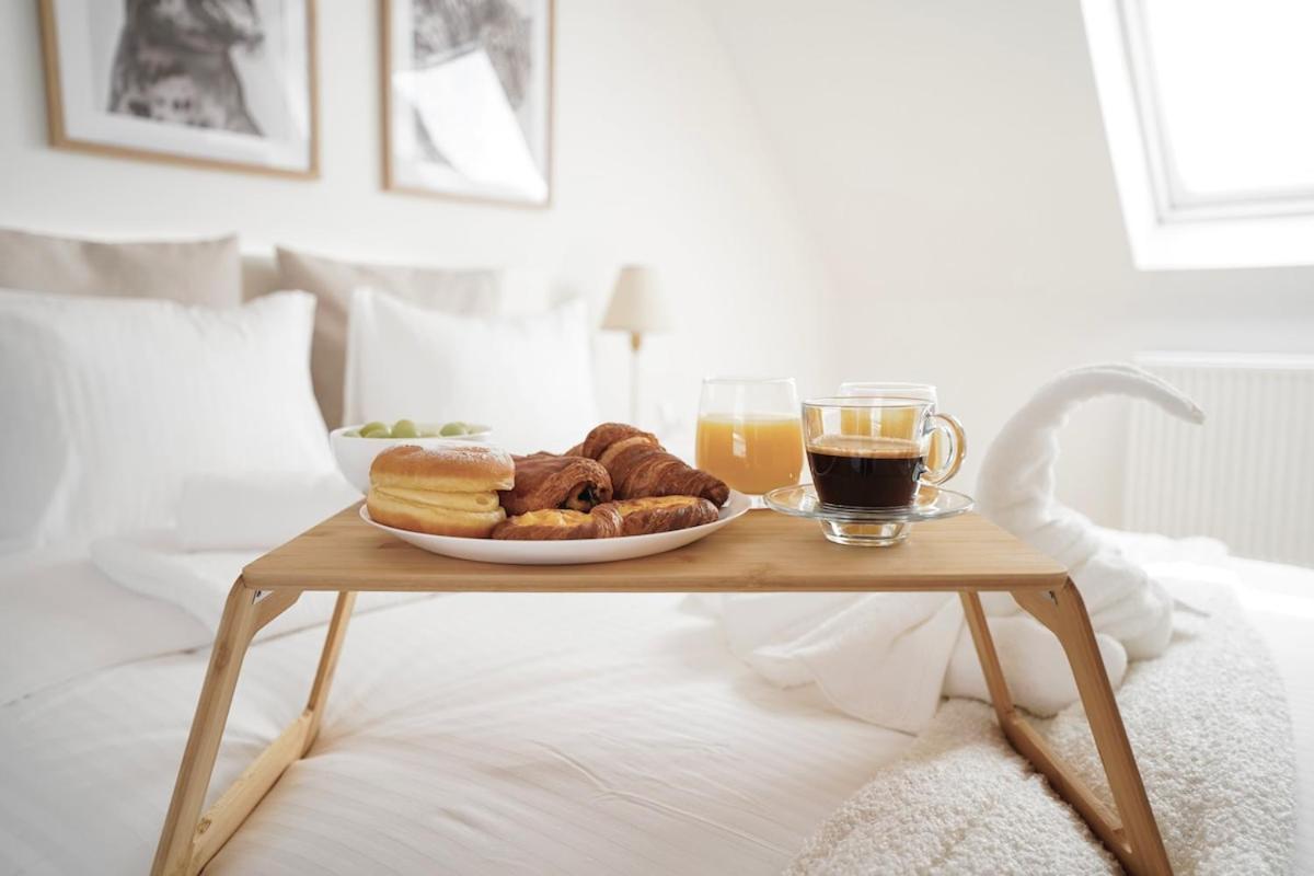 Penthouse With A Neo-gothic Parish Church View Apartment *