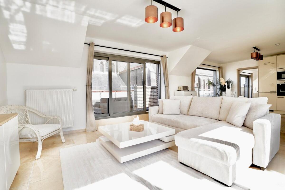 Penthouse With A Neo-gothic Parish Church View Apartment Ghent
