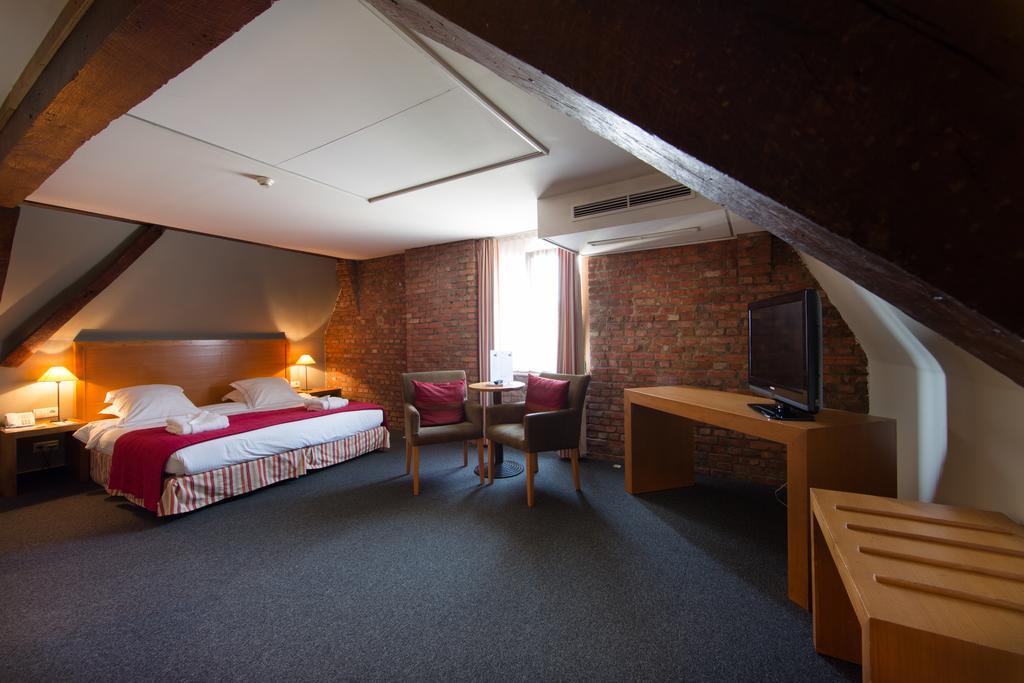 Hotel River