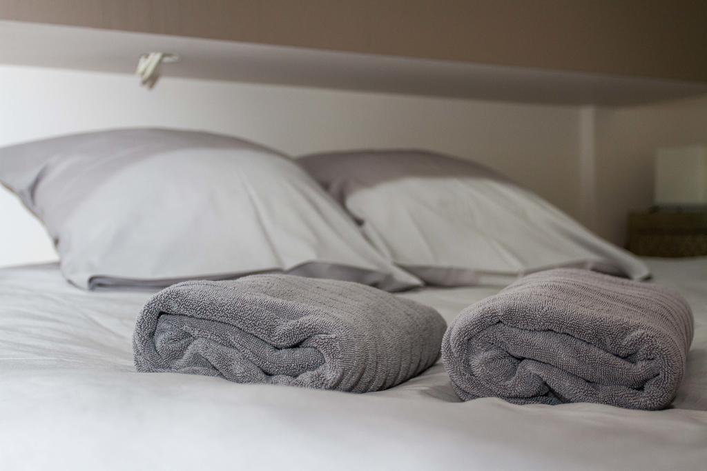 B&B B³ Boat 2* Ghent