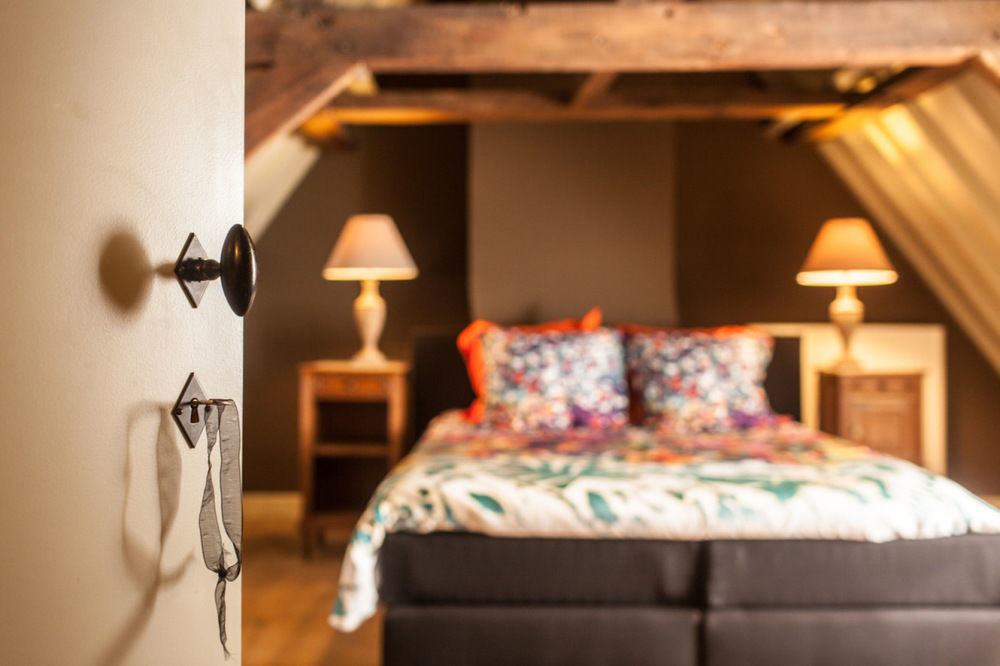Door 10 Bed & Breakfast
