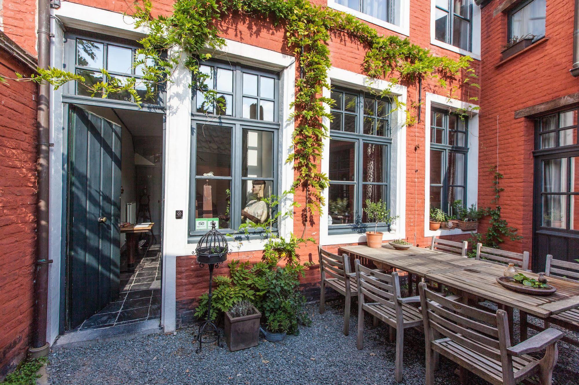 Bed & Breakfast Door 10 Ghent
