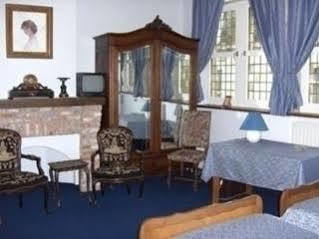 Erasmus Hotel 2*