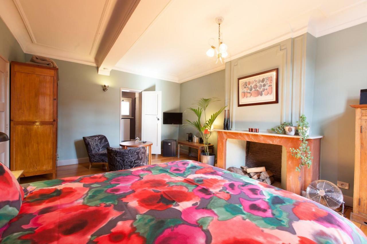 Door 10 Bed & Breakfast