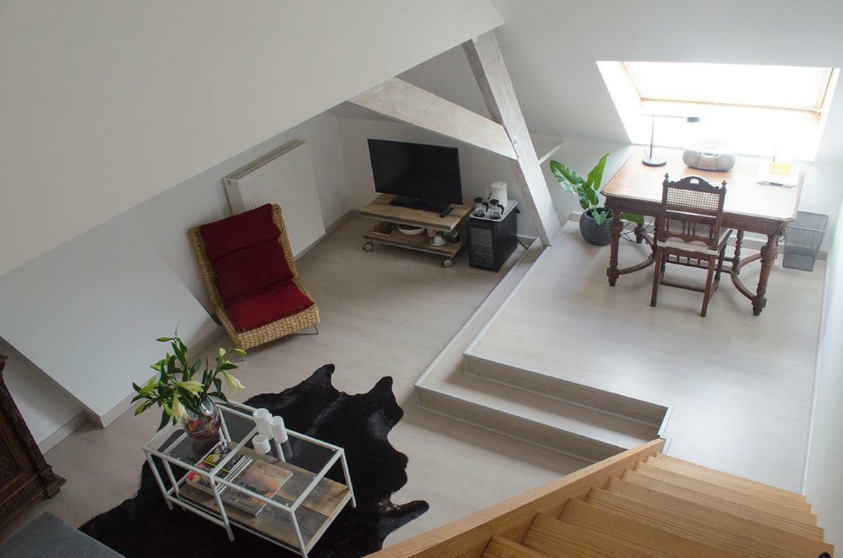 Homestay Upstairs9000
