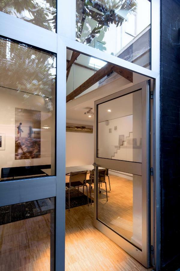 Spacy Artist Studio In Central Ghent