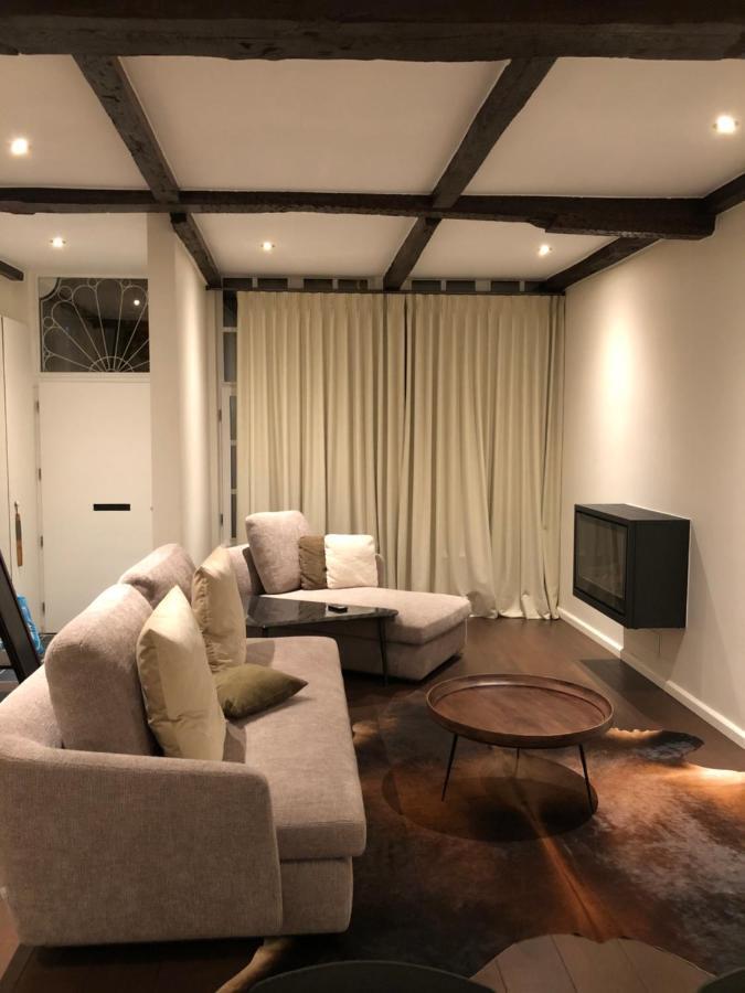Entire House In Centre Of *