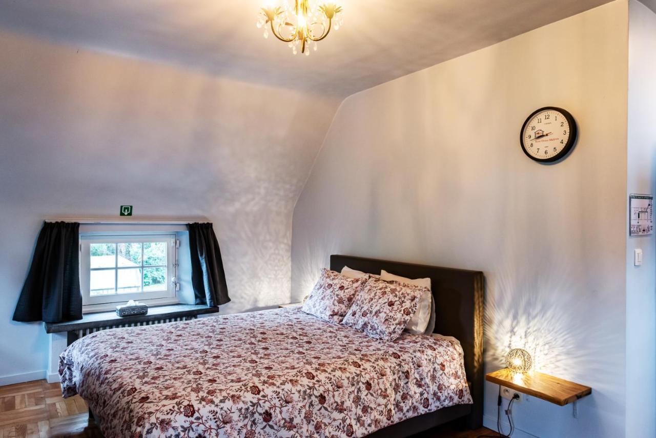 Rose House 2*