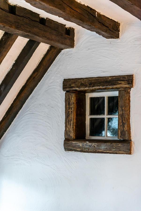 Rose House 2*