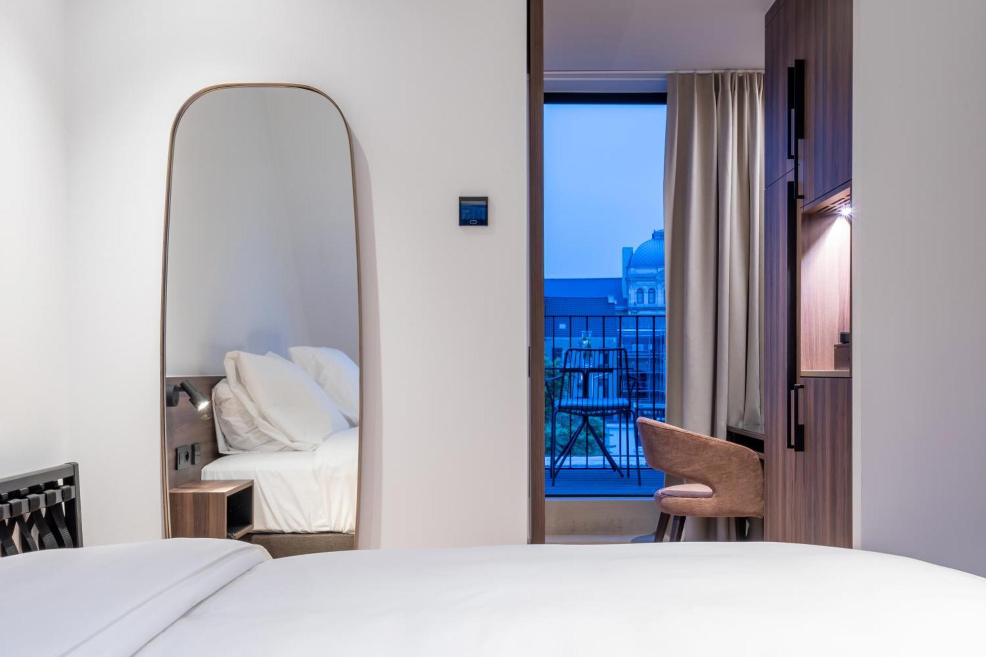 Hotel One Two Four - & 4*