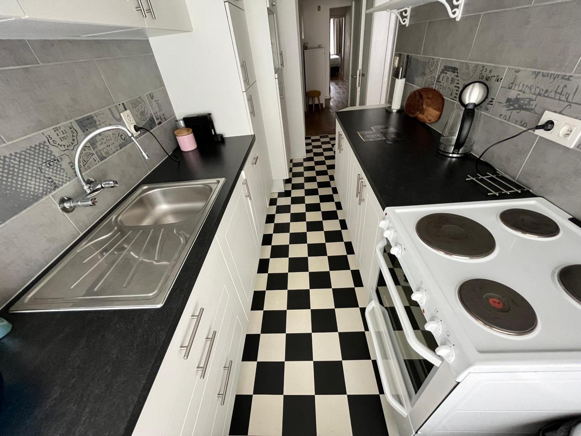 Apartment Spacious 2 Bedroom App In The Center With Balcony *