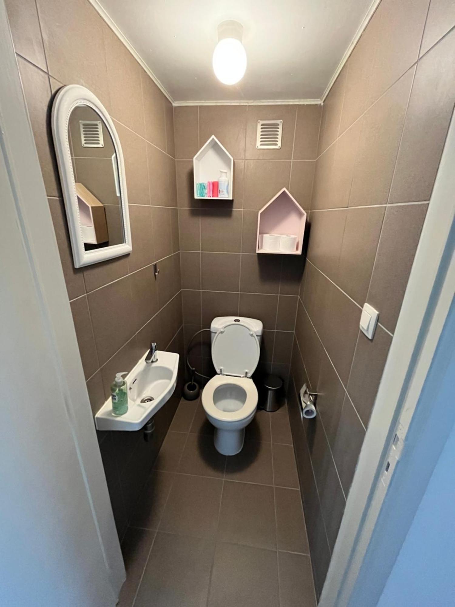 Spacious 2 Bedroom App In The Center With Balcony Gent