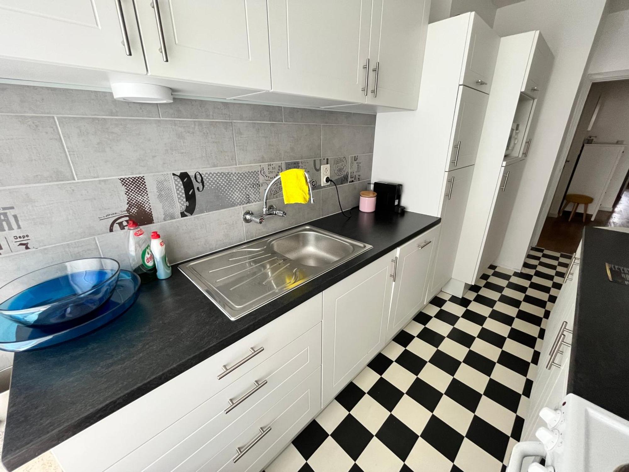 Spacious 2 Bedroom App In The Center With Balcony Apartment *