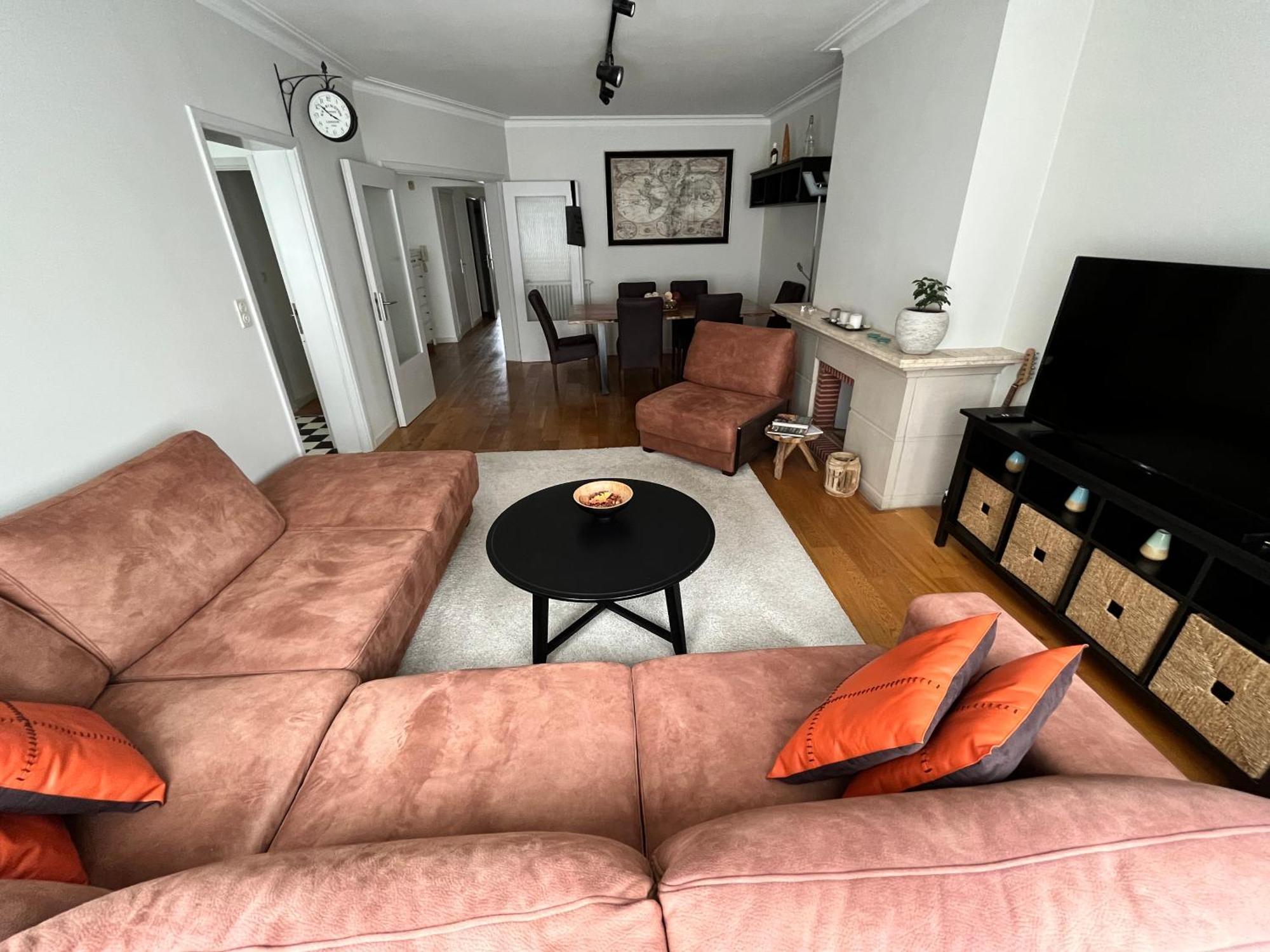 Apartment Spacious 2 Bedroom App In The Center With Balcony *
