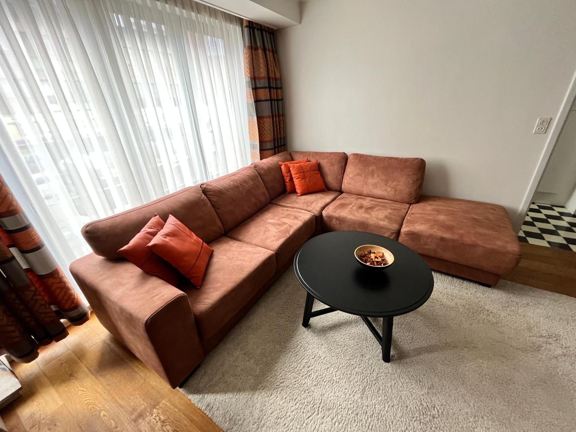 Spacious 2 Bedroom App In The Center With Balcony Apartment