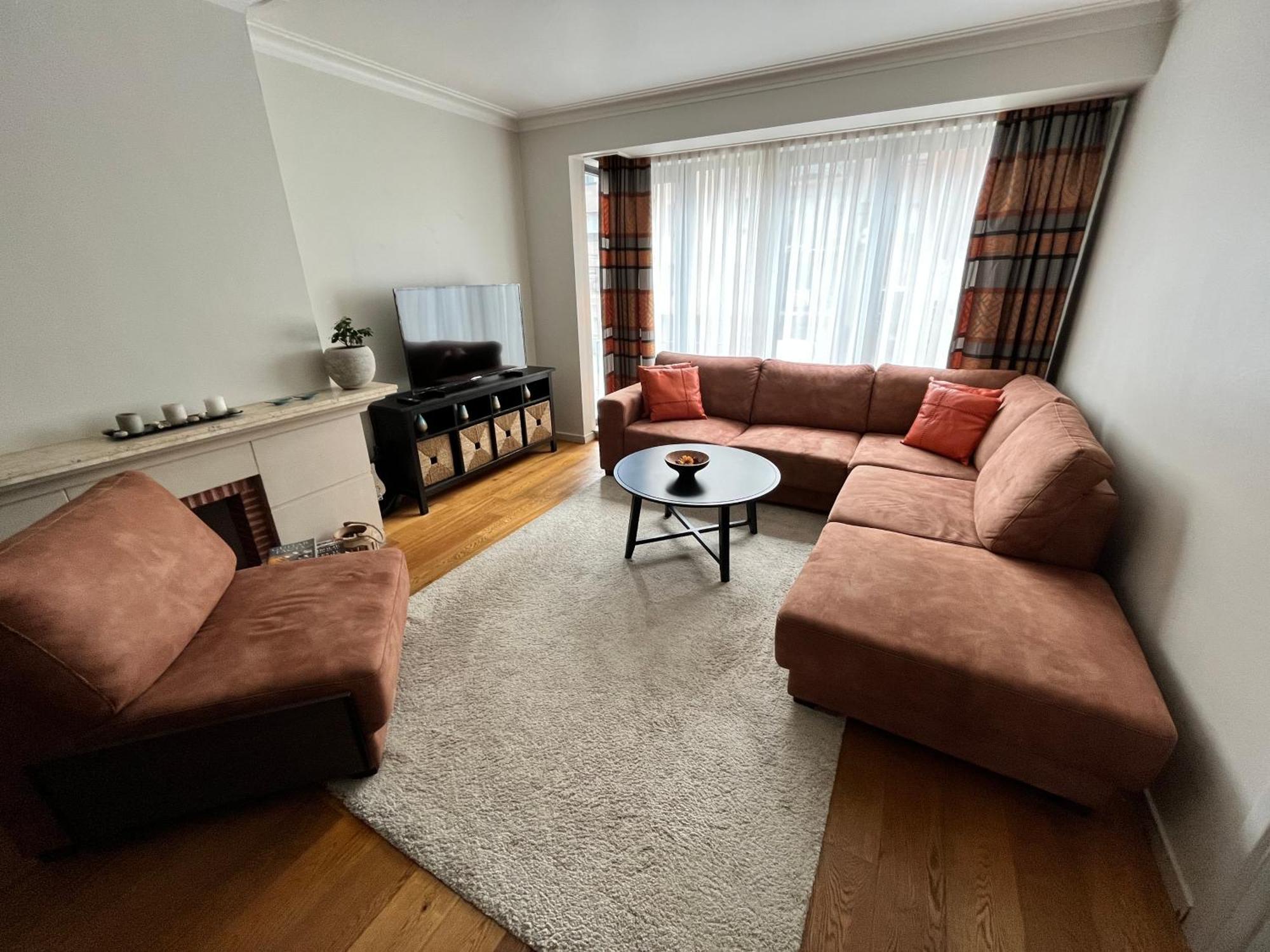 Spacious 2 Bedroom App In The Center With Balcony