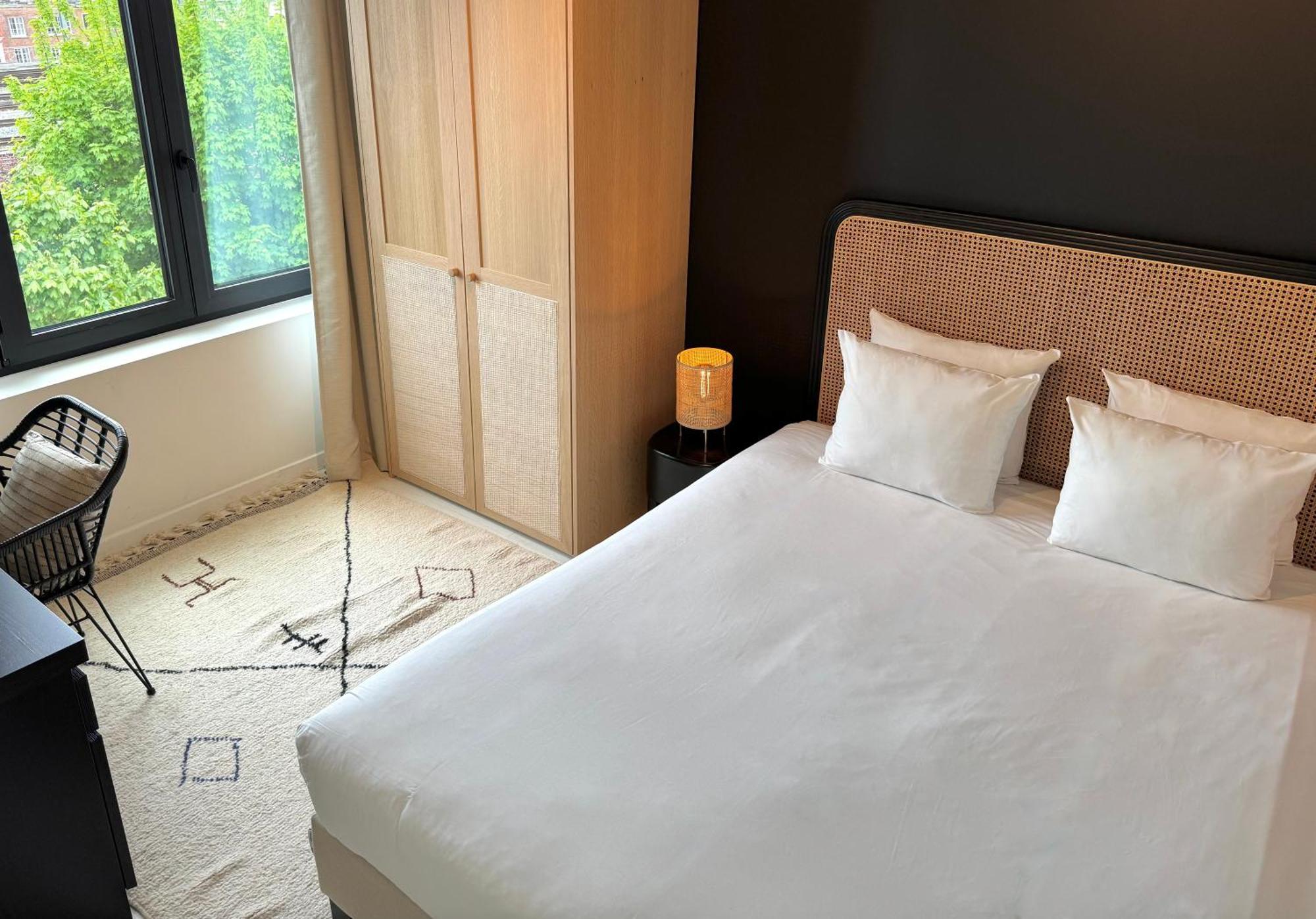 Apartment 3 Luxury Design With Airconditioning, Close To St-pieters Station *