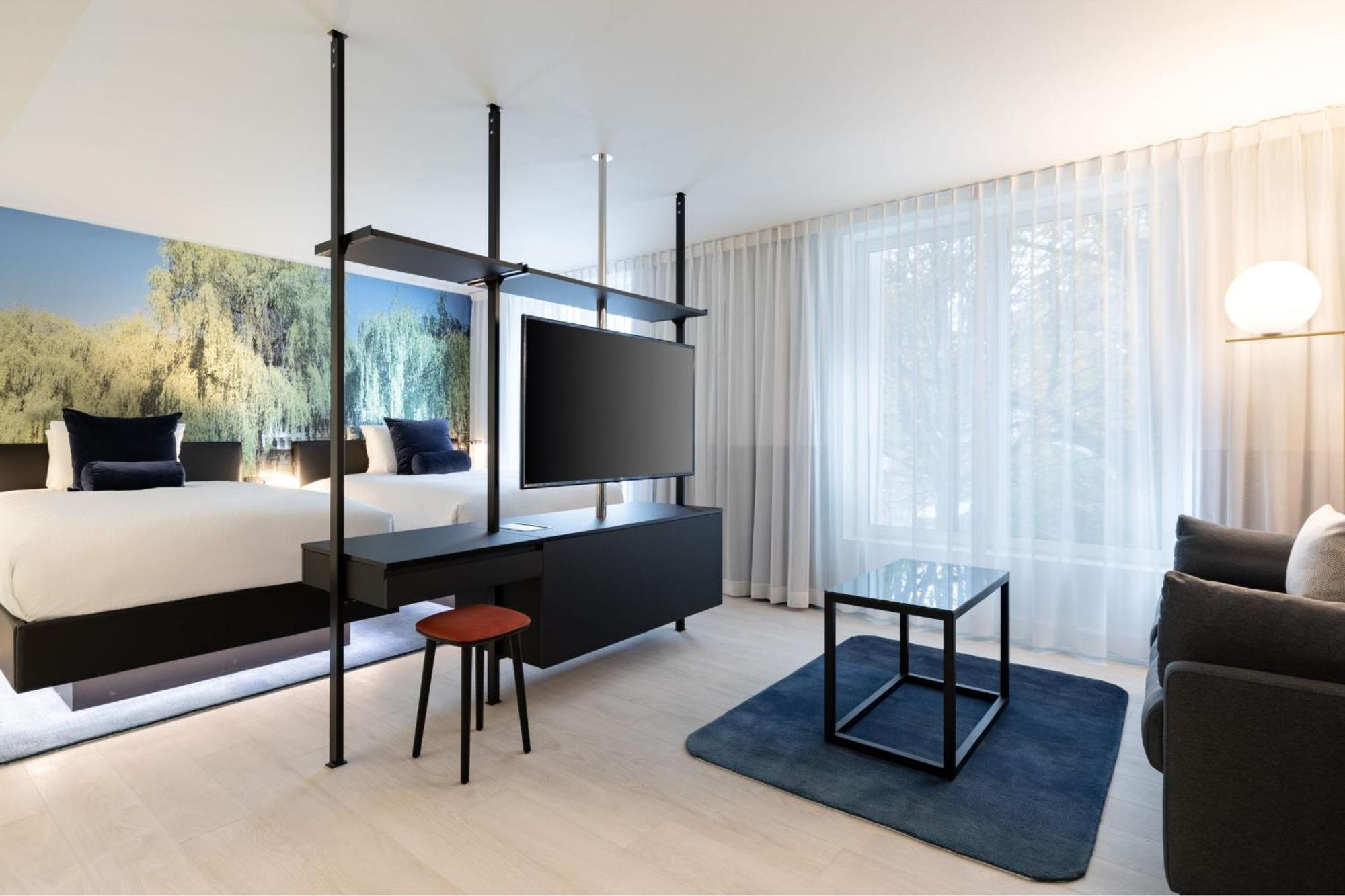Hotel By Marriott