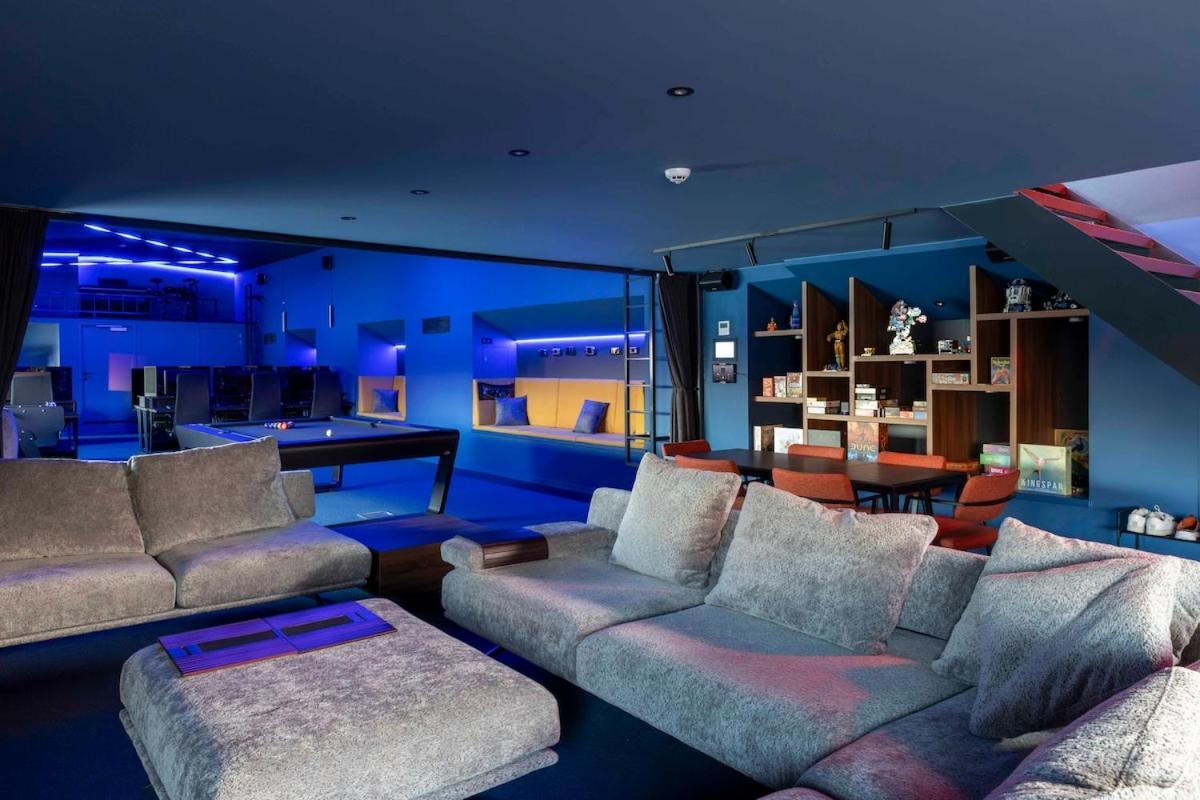 Cyberdeck For Big Groups Botel Ghent